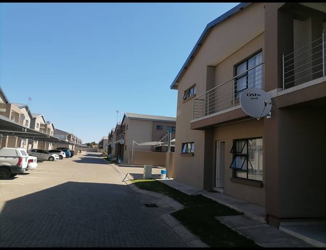 3 BEDROOM TOWNHOUSE FOR SALE IN BENDOR